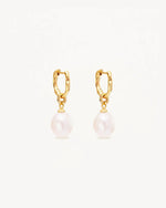 Load image into Gallery viewer, Gold Stillness Pearl Hoops
